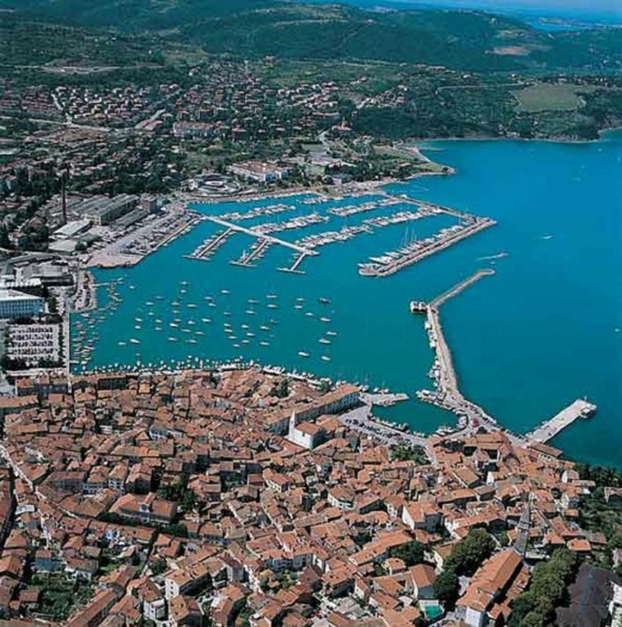 Vila Magenta, Terrace, Free Parking Izola Luaran gambar